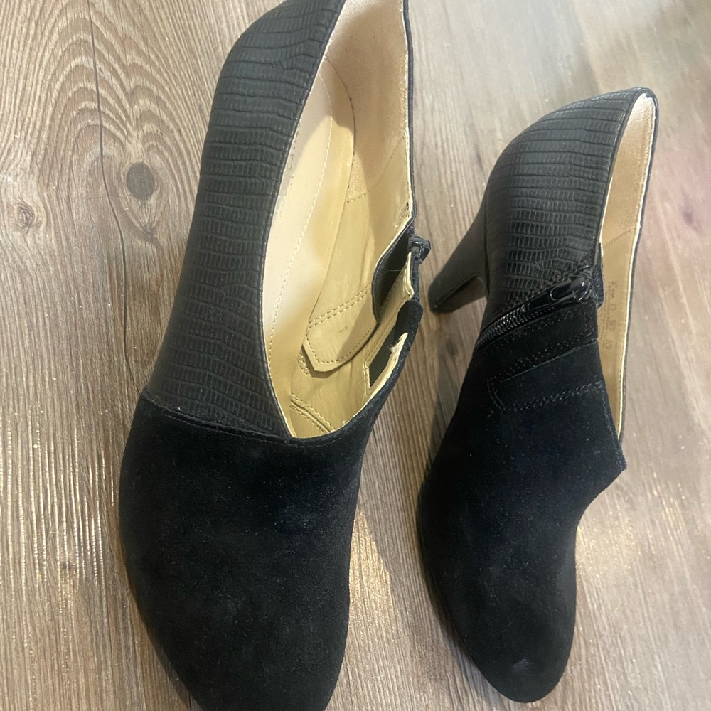 Naturalized N5 Comfort Size 8.5 Heels